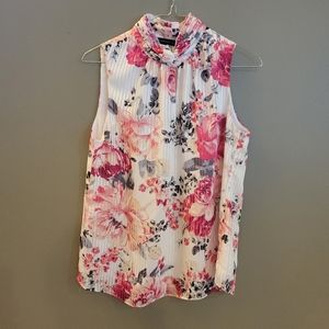 White House Black Market floral sleeveless top size 4
